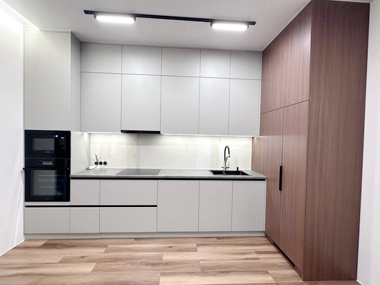 кухня Асфинд МДФ с встроенным духовым шкафом и посудомоечной машиной 